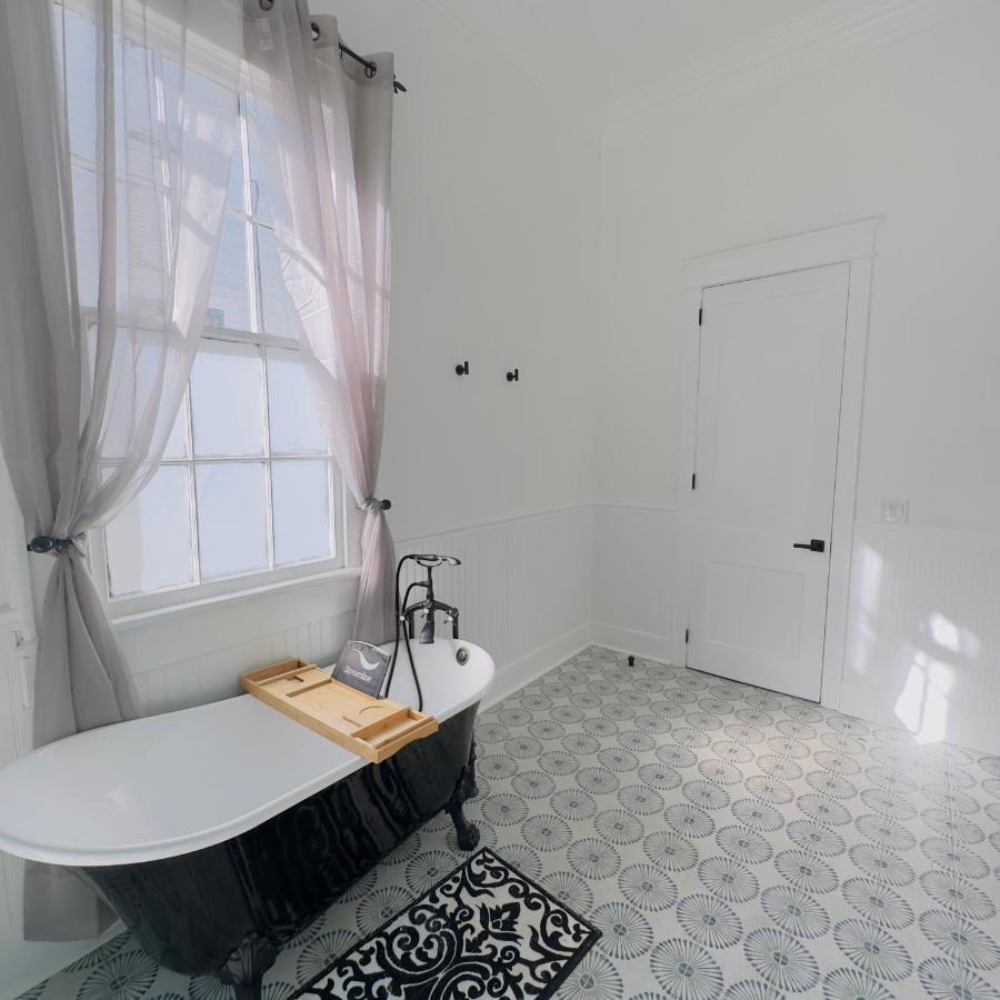 Endless Story Magazine Suite Walk French Quarter New Orleans Exterior photo
